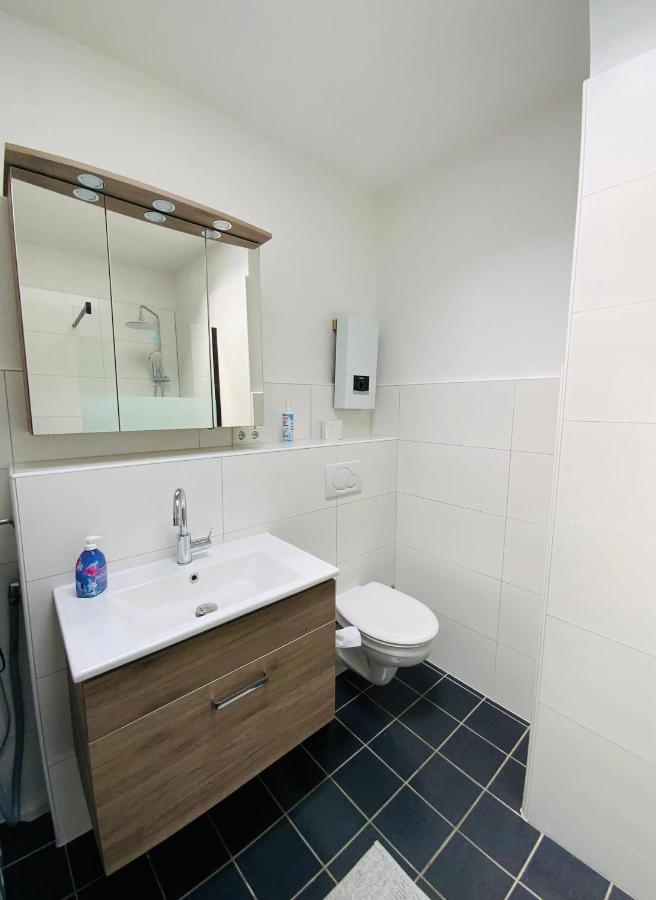 Sehr Schoenes Haus Mit Terasse Naehe Duesseldorf Apartamento Krefeld Exterior foto